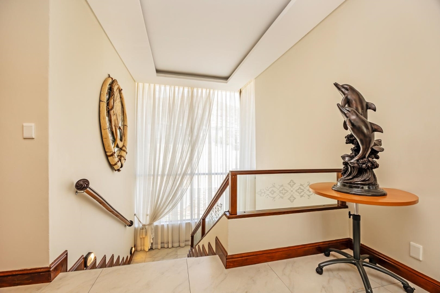 8 Bedroom Property for Sale in Baronetcy Estate Western Cape